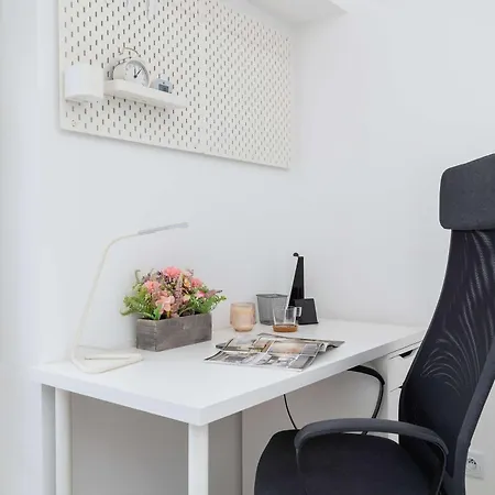 Modern Apartment With Air Conditioning And Parking In Cracow By Noclegi Renters-2