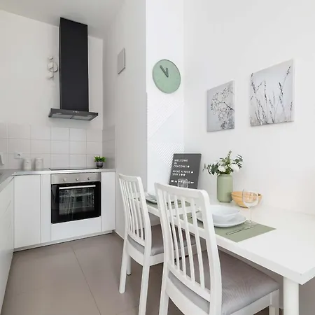 Modern Apartment With Air Conditioning And Parking In Cracow By Noclegi Renters-3